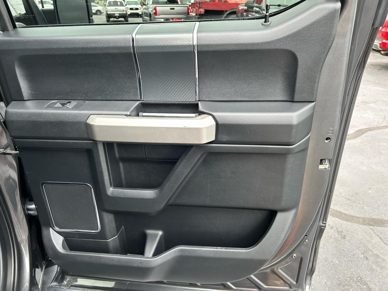 Ford F-150 4WD SuperCrew 145" Lariat 2019