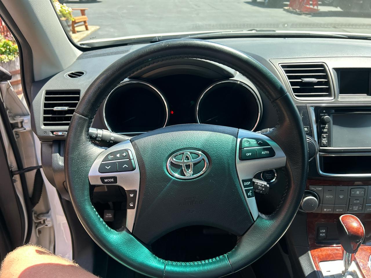 Toyota Highlander 4WD 4dr V6 Limited (Natl) 2013