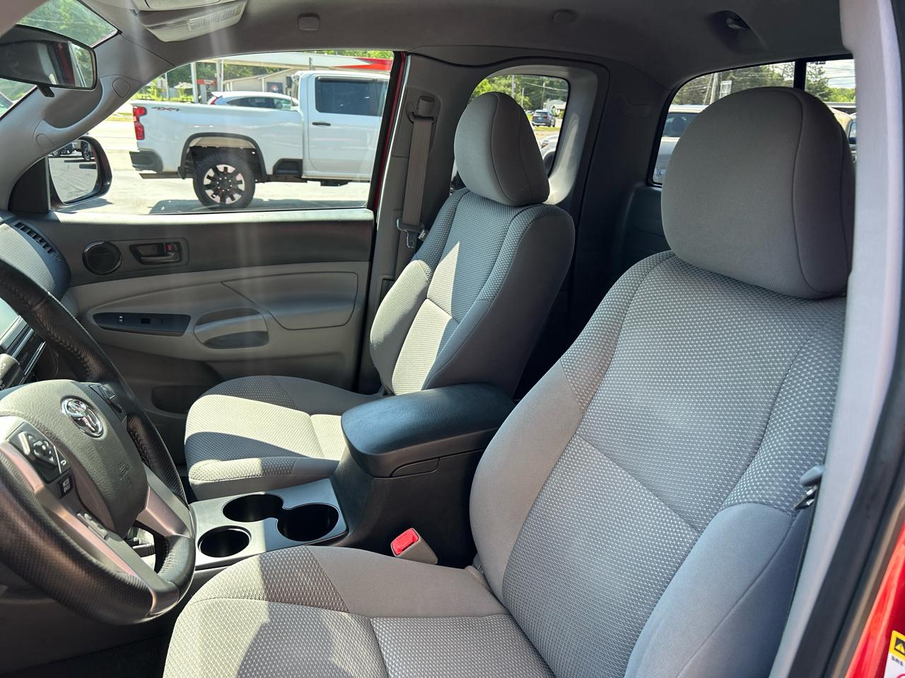 Toyota Tacoma 4WD Access Cab I4 AT (Natl) 2015