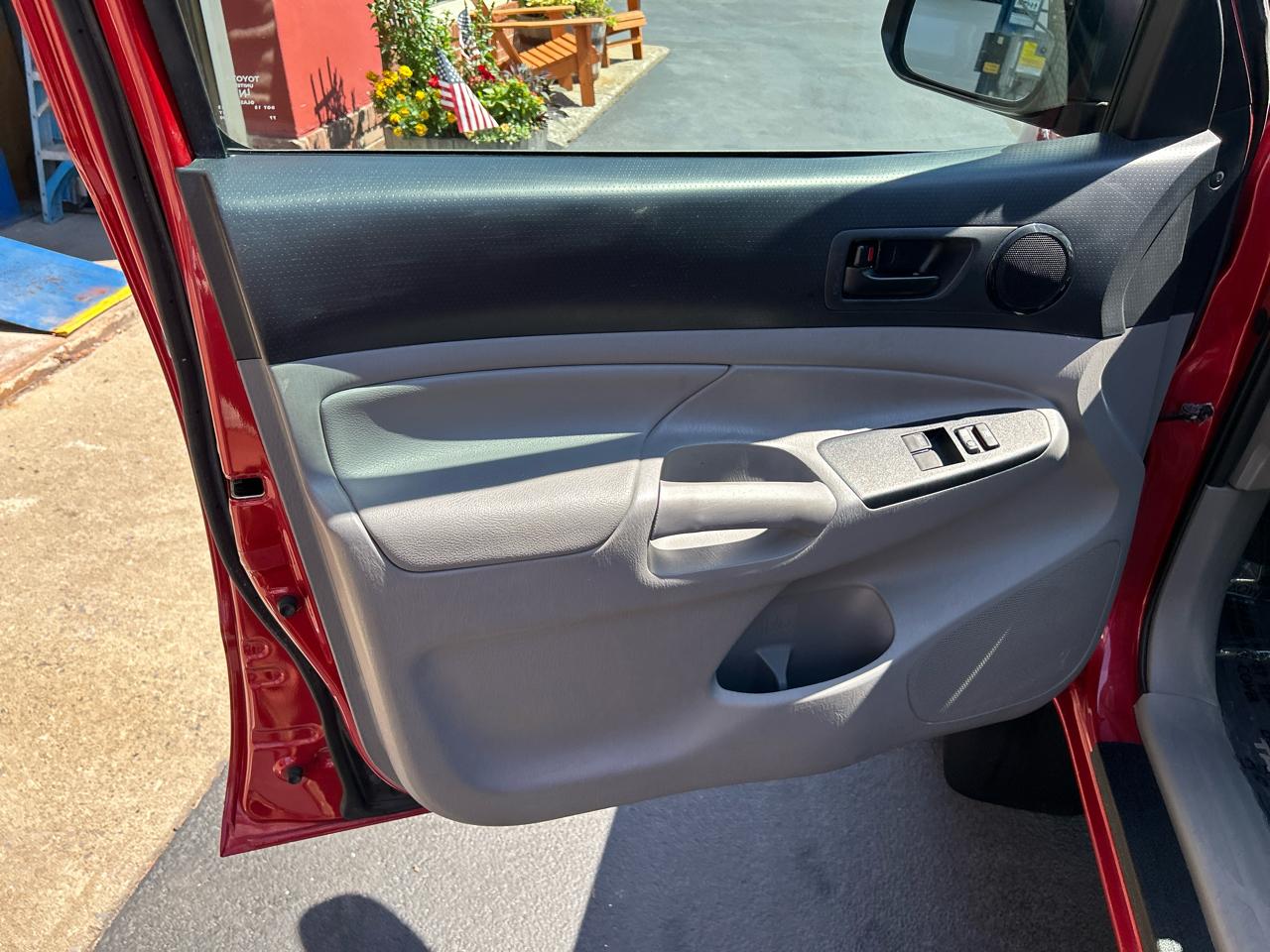 Toyota Tacoma 4WD Access Cab I4 AT (Natl) 2015