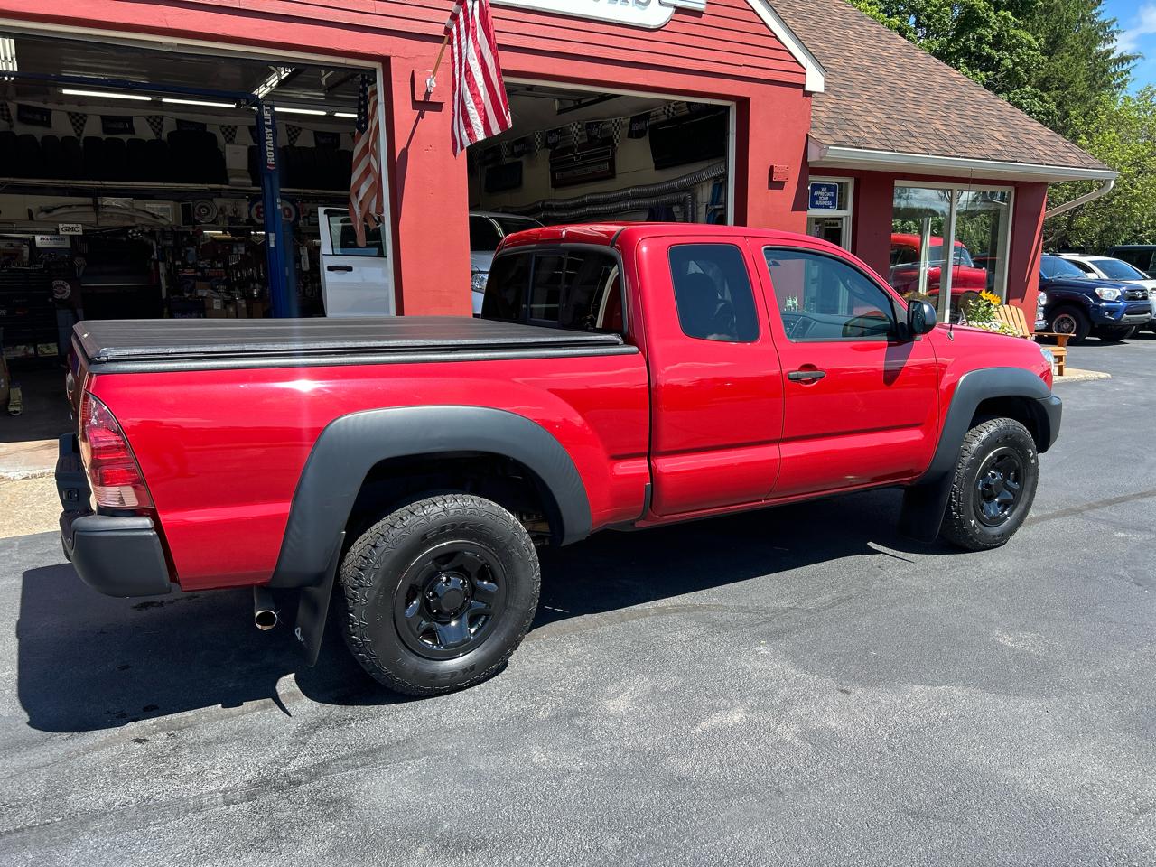 Toyota Tacoma 4WD Access Cab I4 AT (Natl) 2015