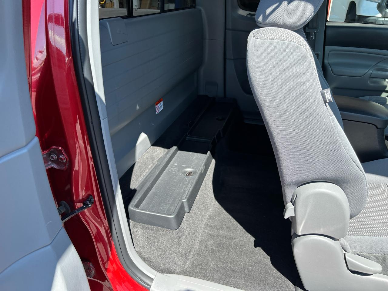 Toyota Tacoma 4WD Access Cab I4 AT (Natl) 2015