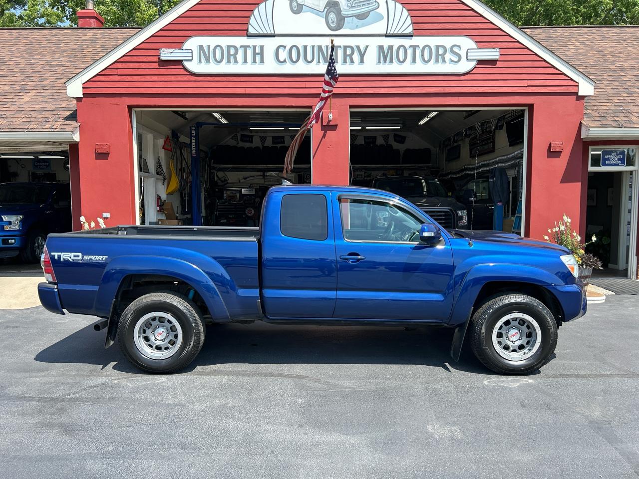 Toyota Tacoma 4WD Access Cab V6 MT (Natl) 2014