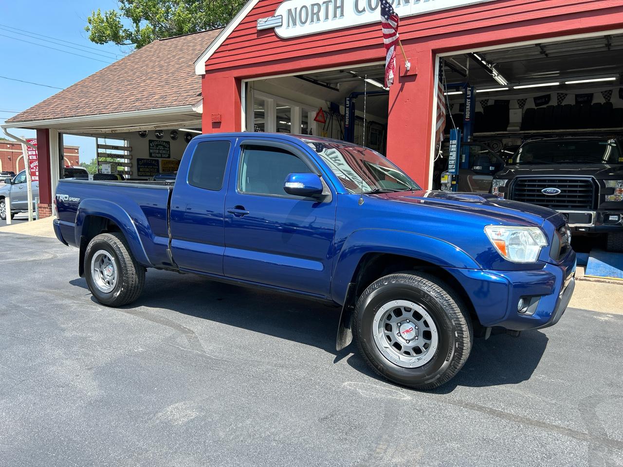 Toyota Tacoma 4WD Access Cab V6 MT (Natl) 2014