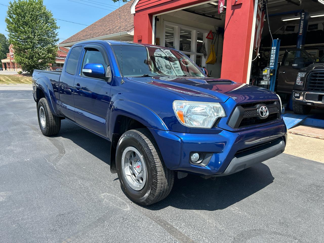 Toyota Tacoma 4WD Access Cab V6 MT (Natl) 2014