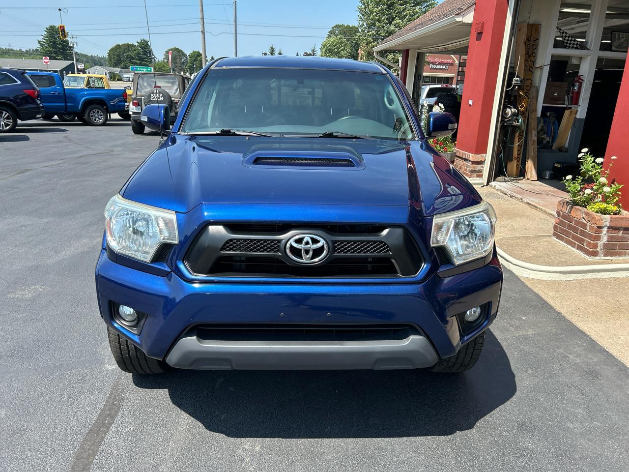 Toyota Tacoma 4WD Access Cab V6 MT (Natl) 2014