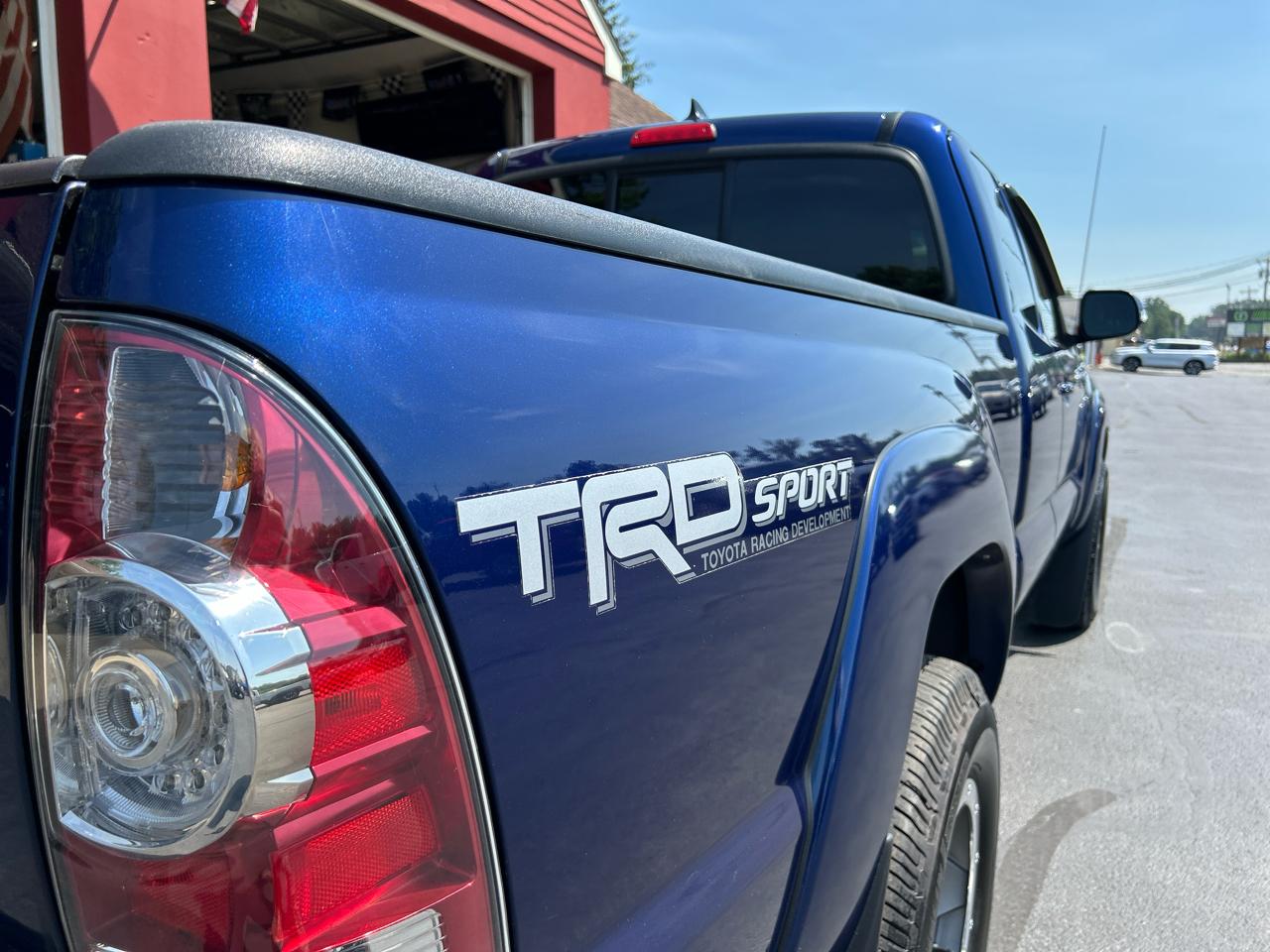 Toyota Tacoma 4WD Access Cab V6 MT (Natl) 2014