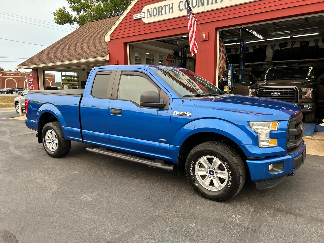 Ford F-150 4WD SuperCab 145" XL 2015
