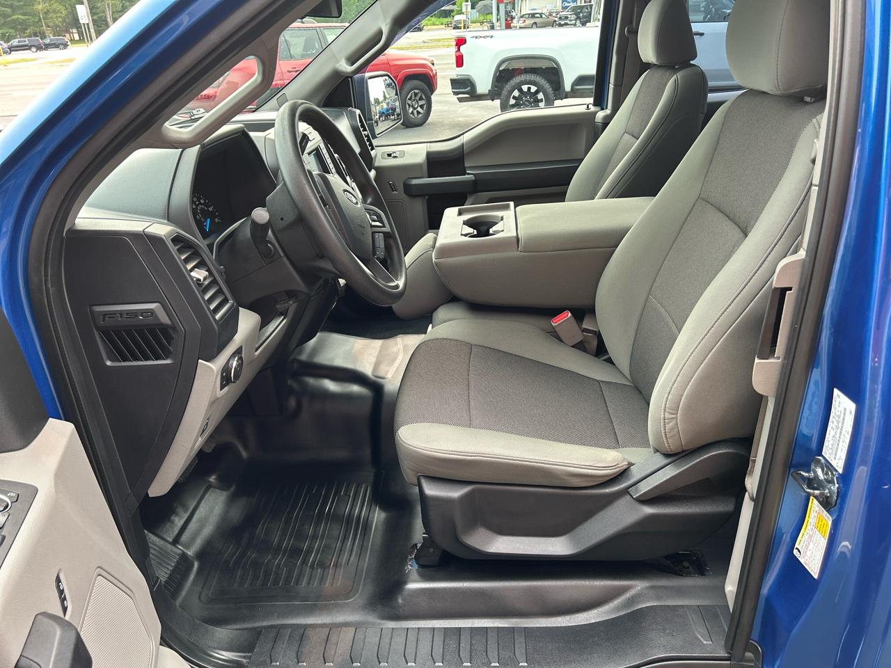 Ford F-150 4WD SuperCab 145" XL 2015