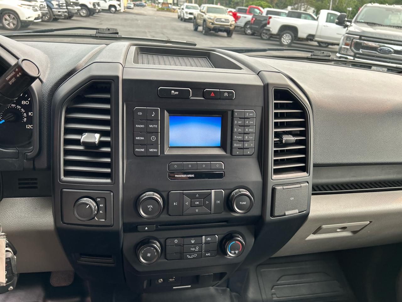 Ford F-150 4WD SuperCab 145" XL 2015