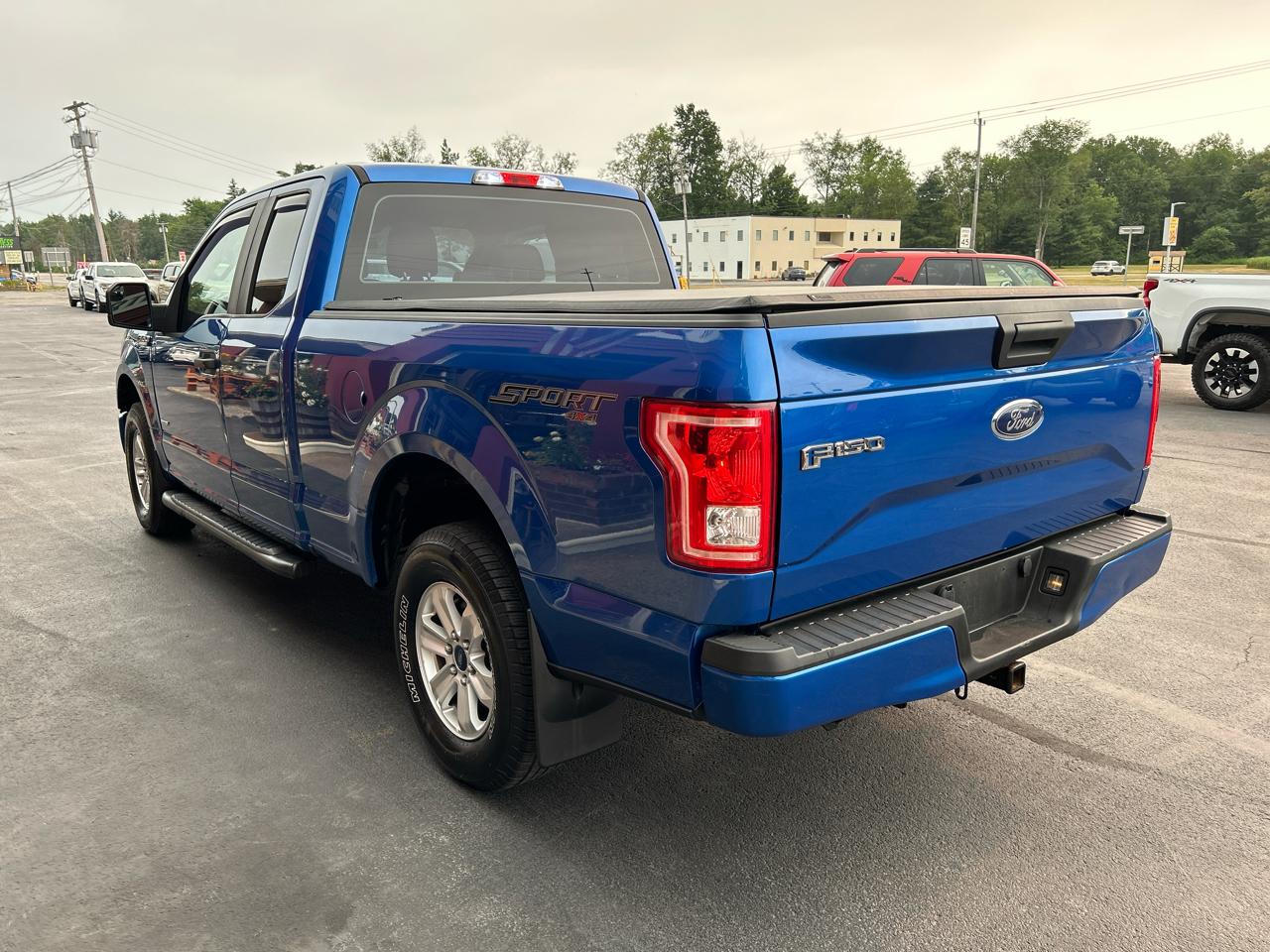 Ford F-150 4WD SuperCab 145" XL 2015