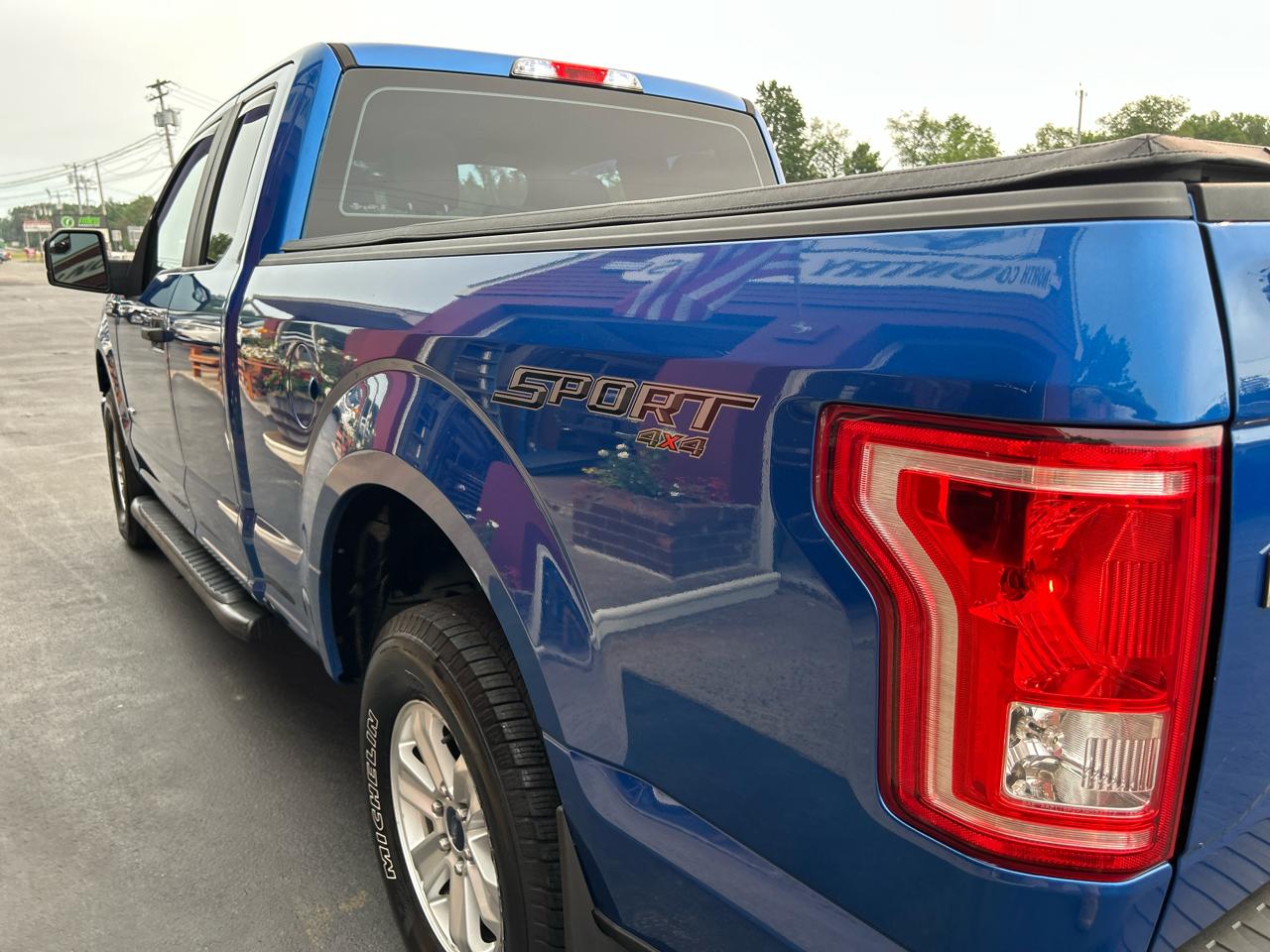 Ford F-150 4WD SuperCab 145" XL 2015