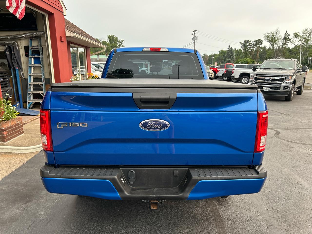 Ford F-150 4WD SuperCab 145" XL 2015