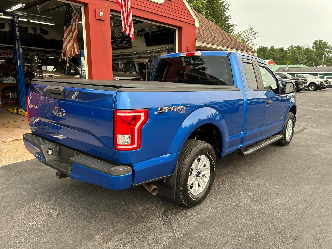 Ford F-150 4WD SuperCab 145" XL 2015