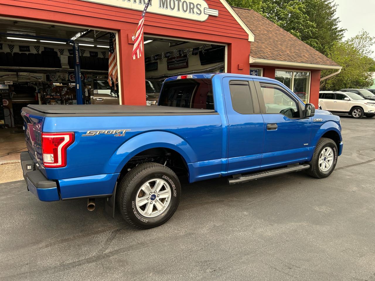 Ford F-150 4WD SuperCab 145" XL 2015