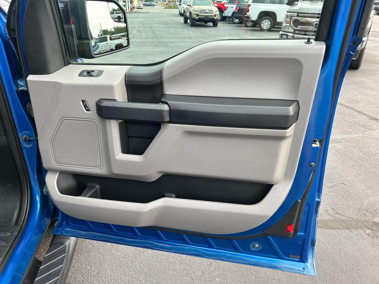 Ford F-150 4WD SuperCab 145" XL 2015