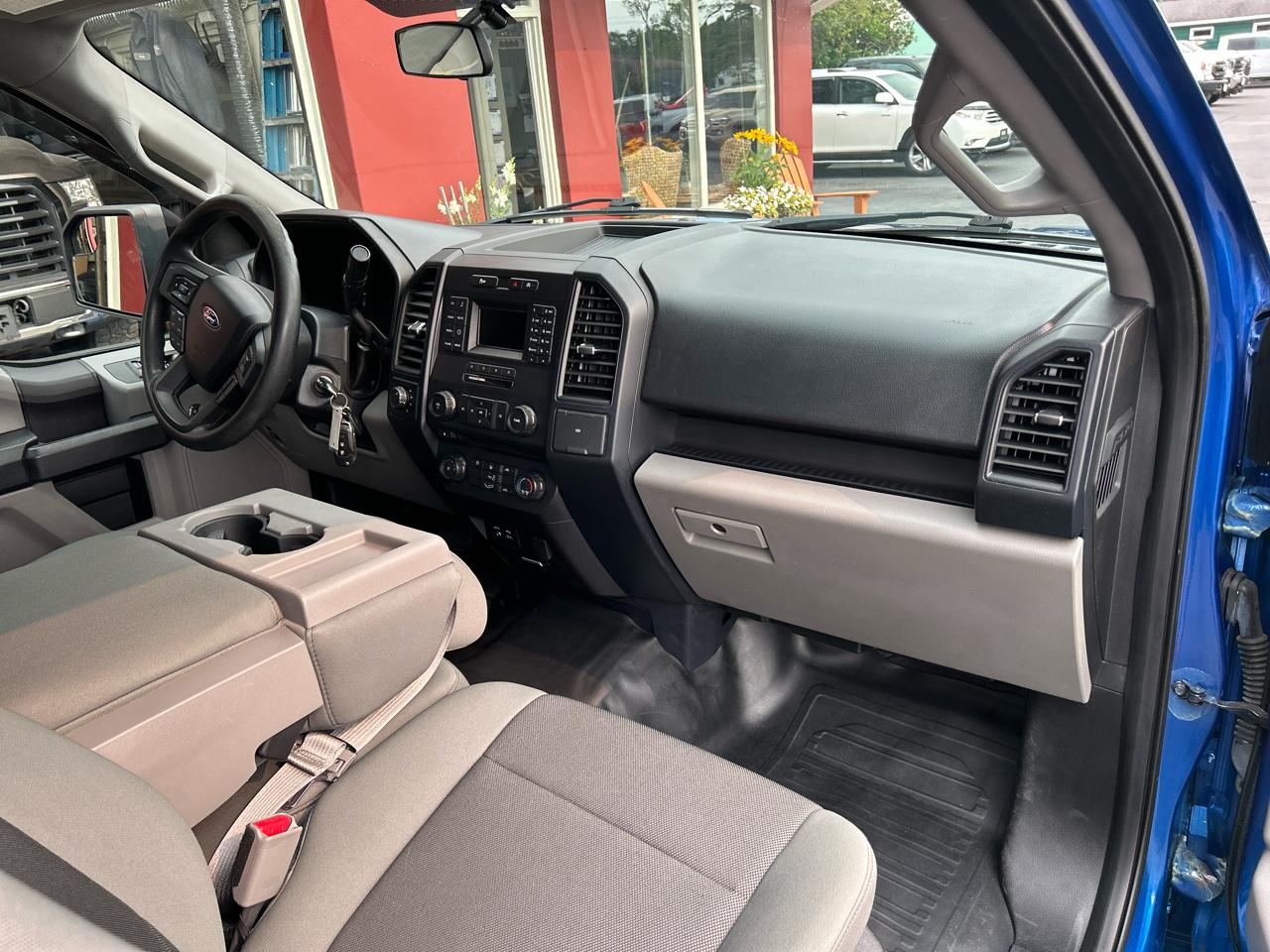 Ford F-150 4WD SuperCab 145" XL 2015