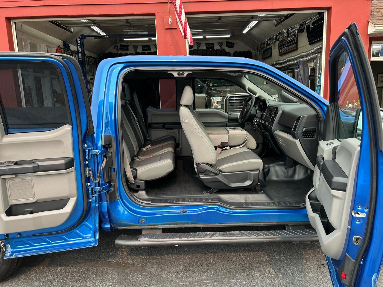 Ford F-150 4WD SuperCab 145" XL 2015