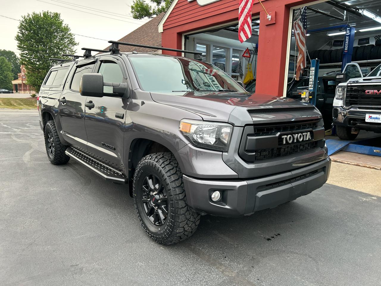 Toyota Tundra 4WD Truck CrewMax 5.7L V8 6-Spd AT TRD Pro (Natl) 2016