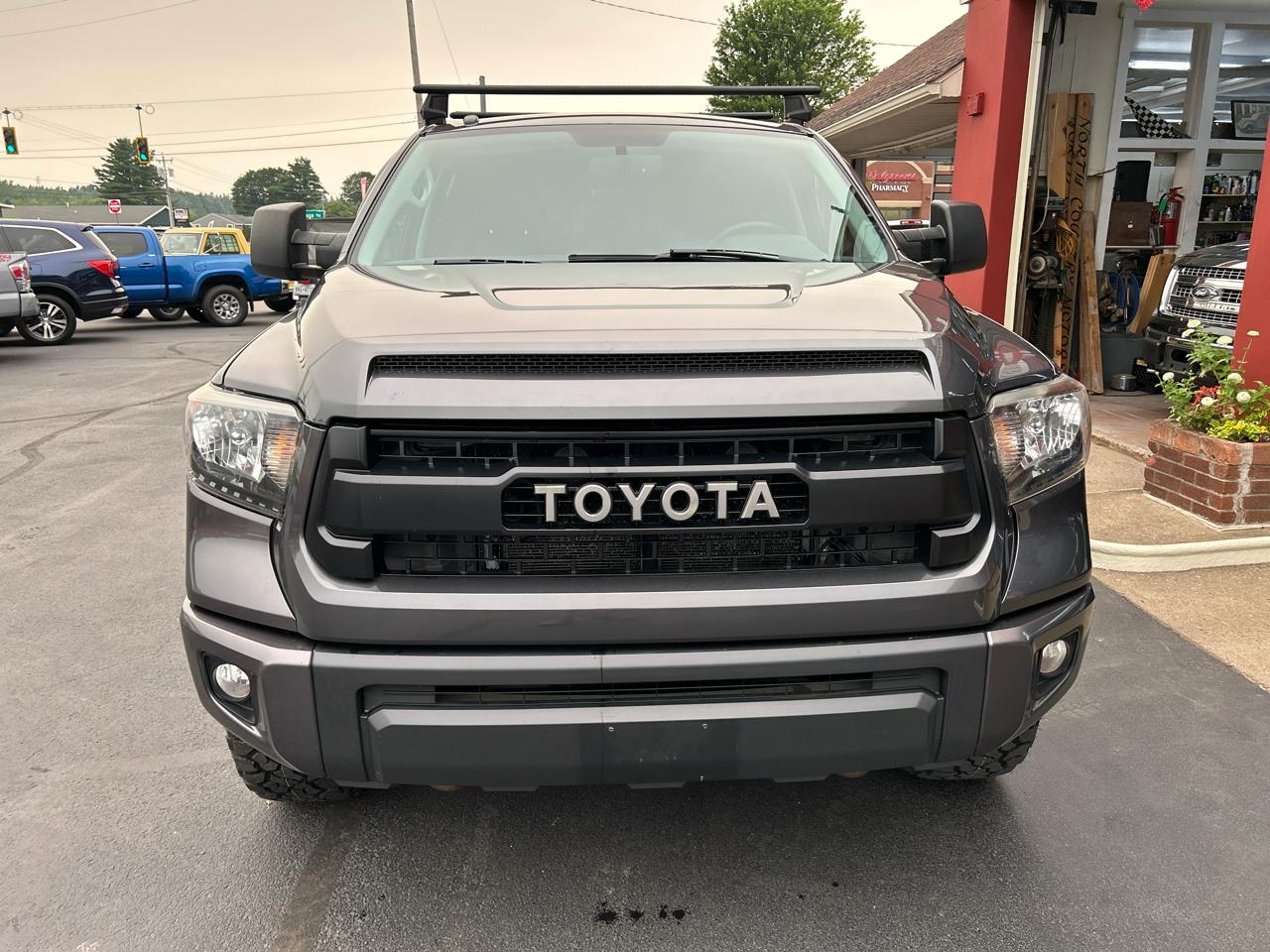 Toyota Tundra 4WD Truck CrewMax 5.7L V8 6-Spd AT TRD Pro (Natl) 2016
