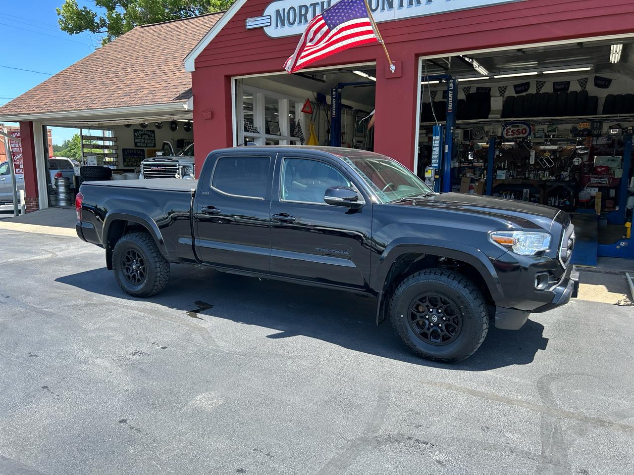 Toyota Tacoma 4WD SR5 Double Cab 6' Bed V6 AT (Natl) 2022