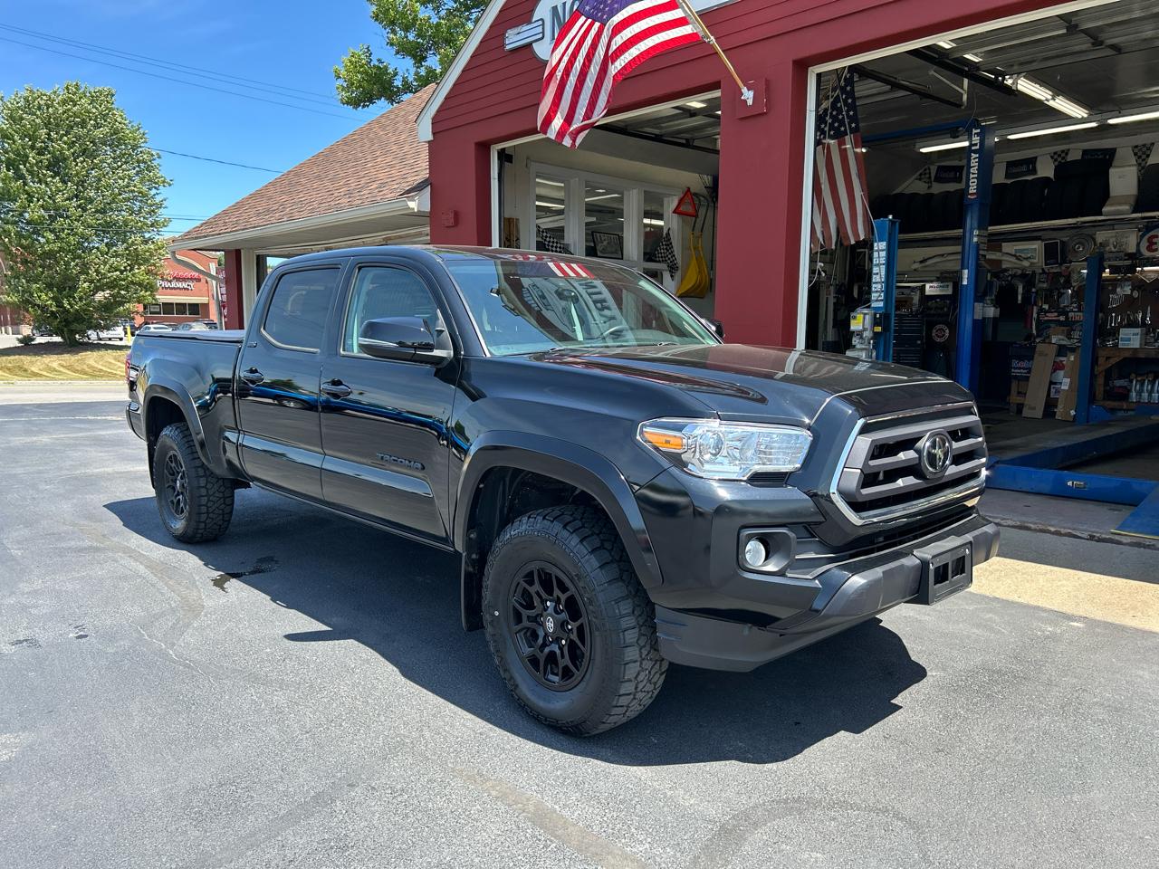 Toyota Tacoma 4WD SR5 Double Cab 6' Bed V6 AT (Natl) 2022