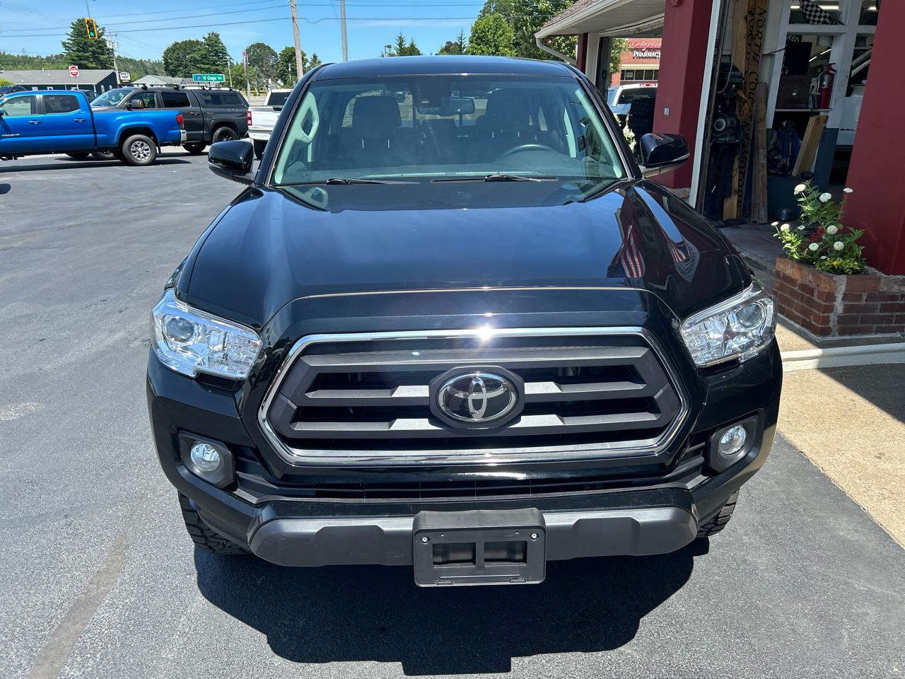 Toyota Tacoma 4WD SR5 Double Cab 6' Bed V6 AT (Natl) 2022