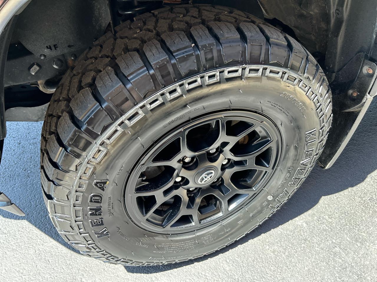 Toyota Tacoma 4WD SR5 Double Cab 6' Bed V6 AT (Natl) 2022