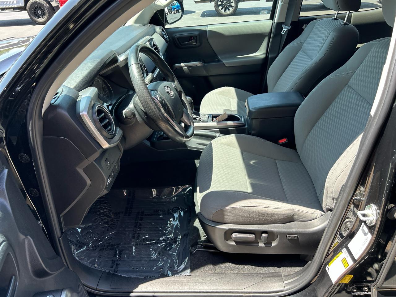 Toyota Tacoma 4WD SR5 Double Cab 6' Bed V6 AT (Natl) 2022