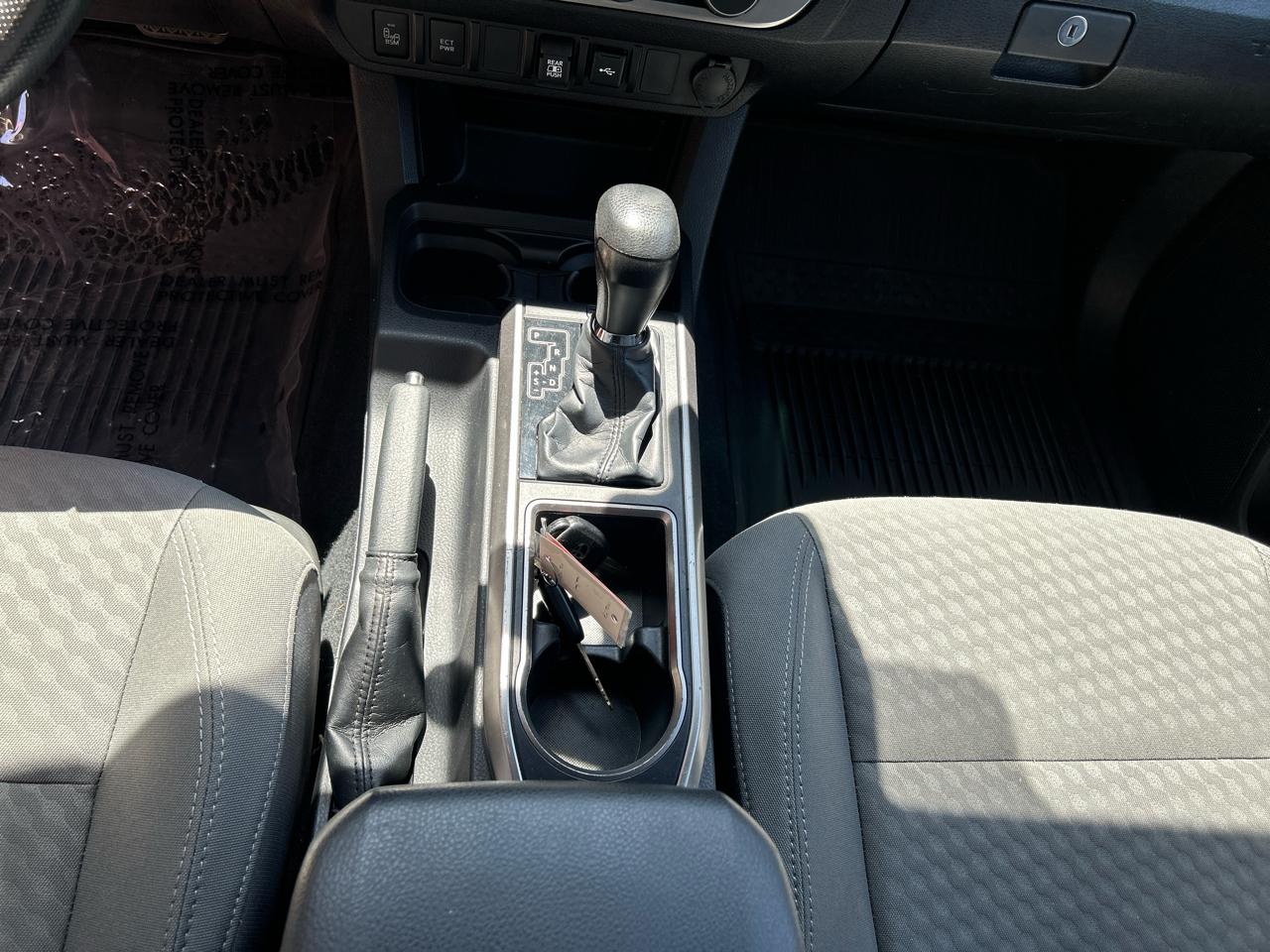 Toyota Tacoma 4WD SR5 Double Cab 6' Bed V6 AT (Natl) 2022