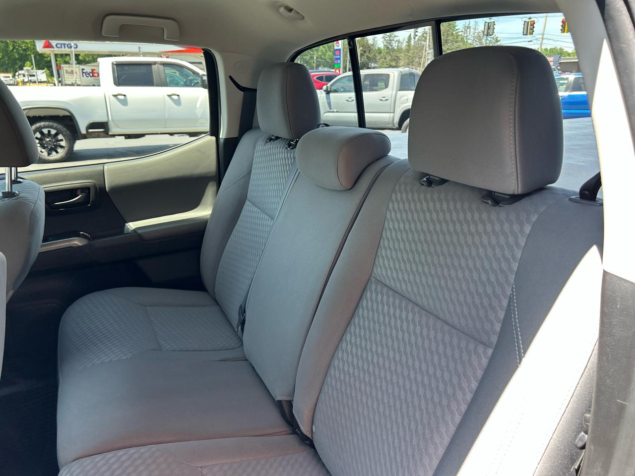 Toyota Tacoma 4WD SR5 Double Cab 6' Bed V6 AT (Natl) 2022