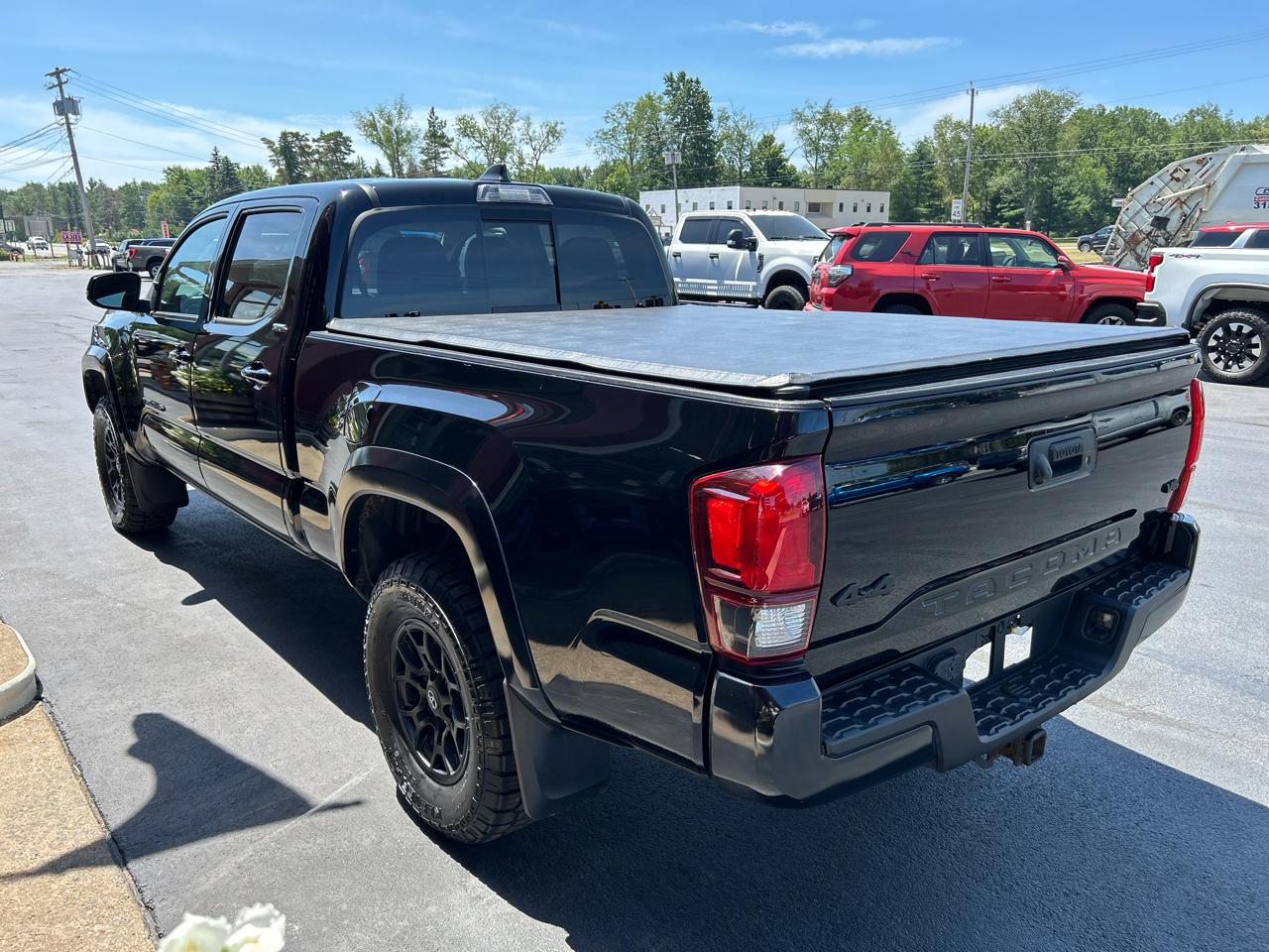 Toyota Tacoma 4WD SR5 Double Cab 6' Bed V6 AT (Natl) 2022