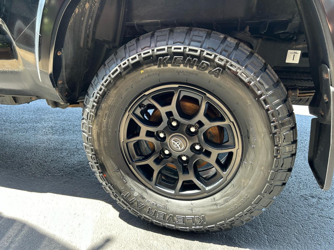 Toyota Tacoma 4WD SR5 Double Cab 6' Bed V6 AT (Natl) 2022
