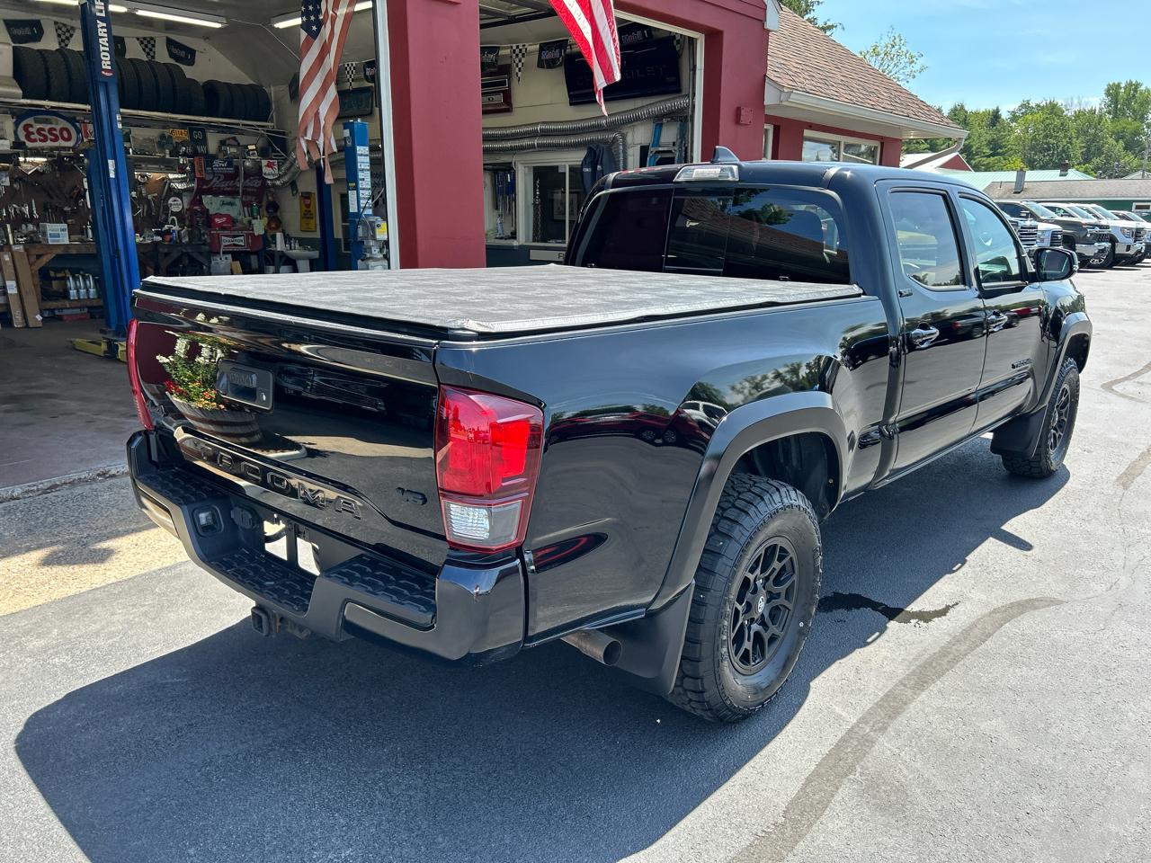 Toyota Tacoma 4WD SR5 Double Cab 6' Bed V6 AT (Natl) 2022