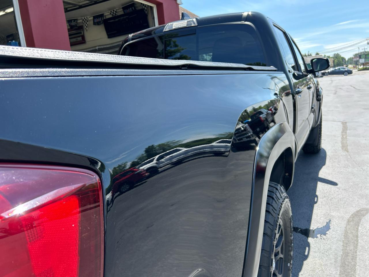 Toyota Tacoma 4WD SR5 Double Cab 6' Bed V6 AT (Natl) 2022