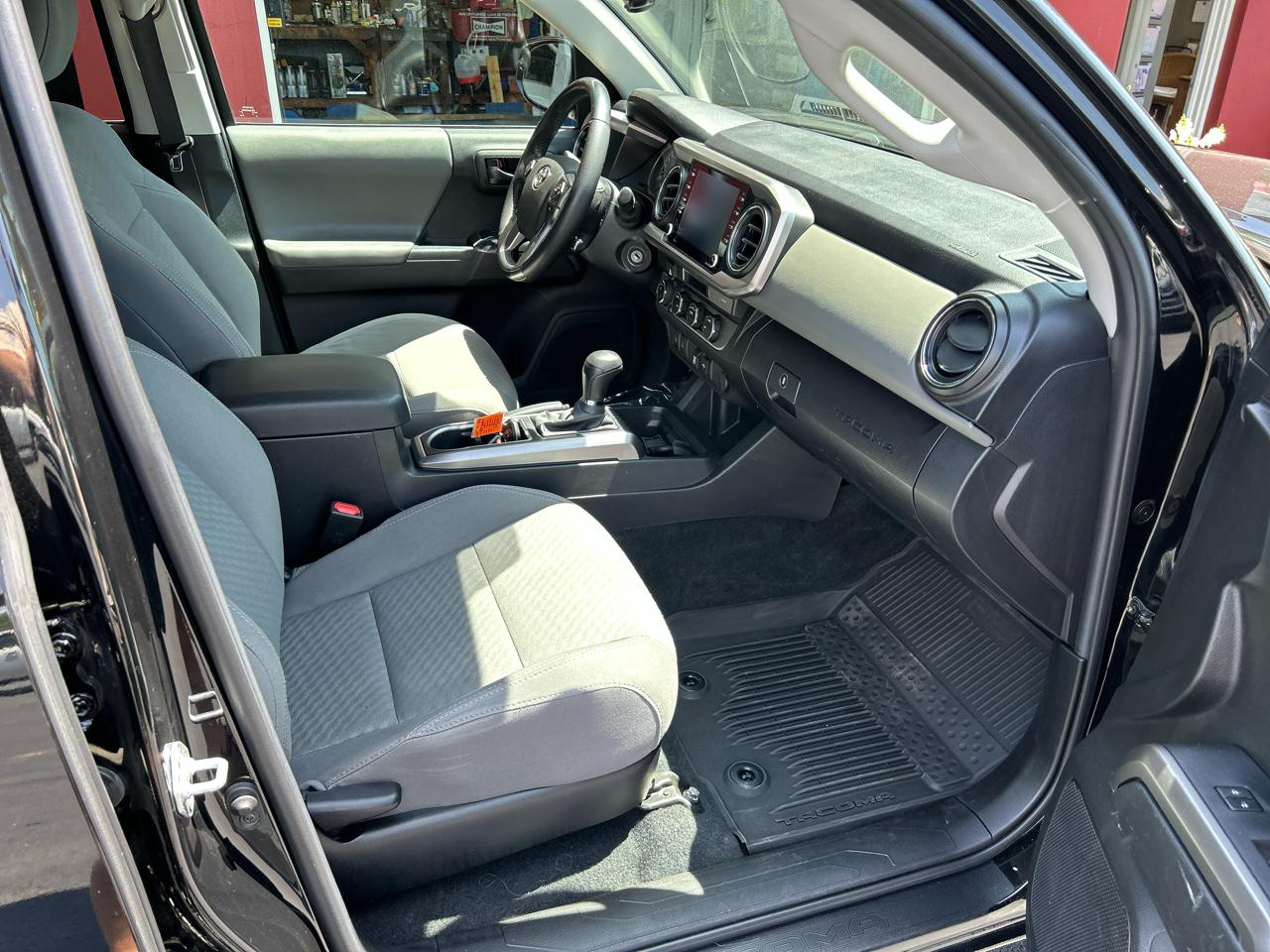 Toyota Tacoma 4WD SR5 Double Cab 6' Bed V6 AT (Natl) 2022