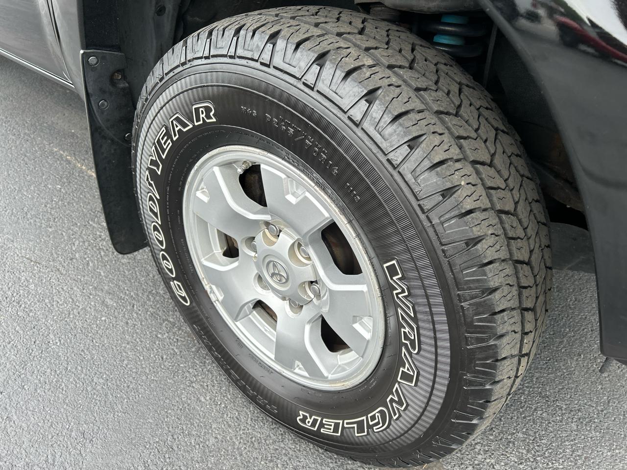 Toyota Tacoma 4WD Double Cab V6 AT (Natl) 2014