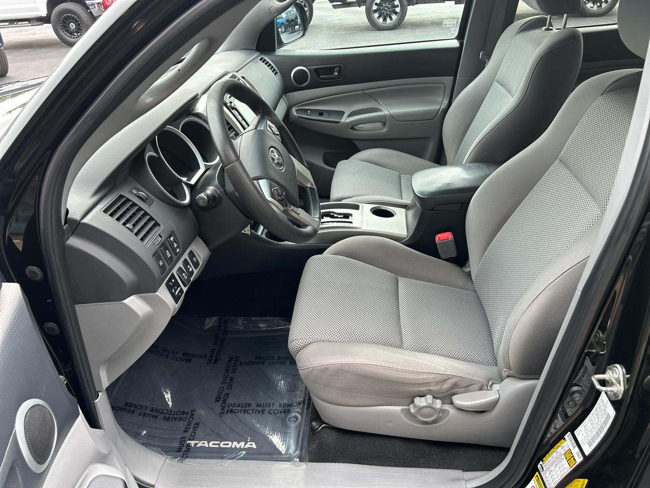 Toyota Tacoma 4WD Double Cab V6 AT (Natl) 2014