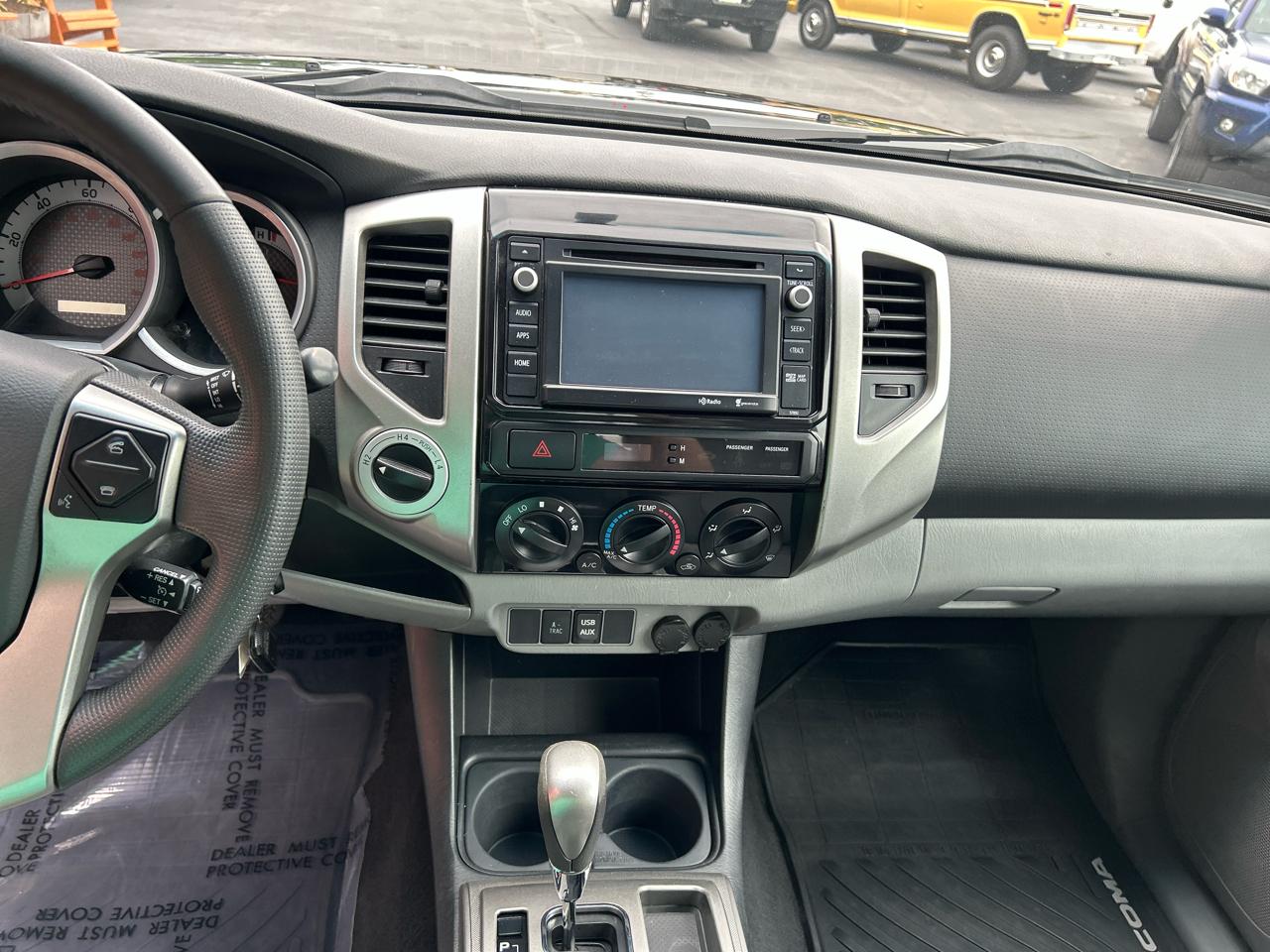 Toyota Tacoma 4WD Double Cab V6 AT (Natl) 2014