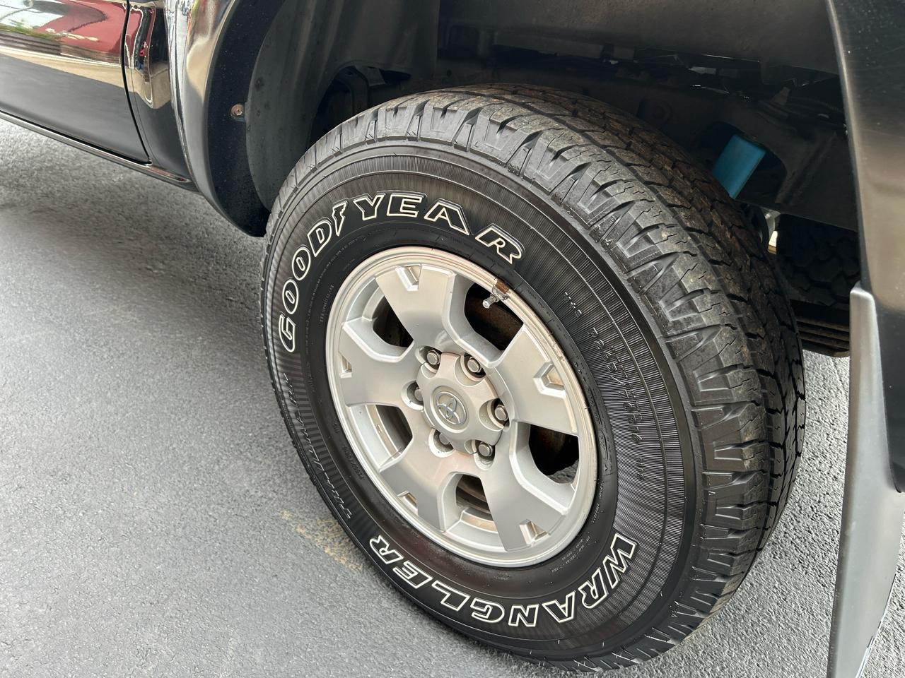Toyota Tacoma 4WD Double Cab V6 AT (Natl) 2014