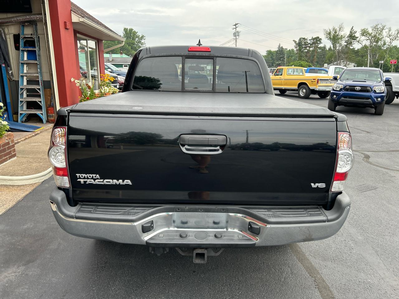 Toyota Tacoma 4WD Double Cab V6 AT (Natl) 2014