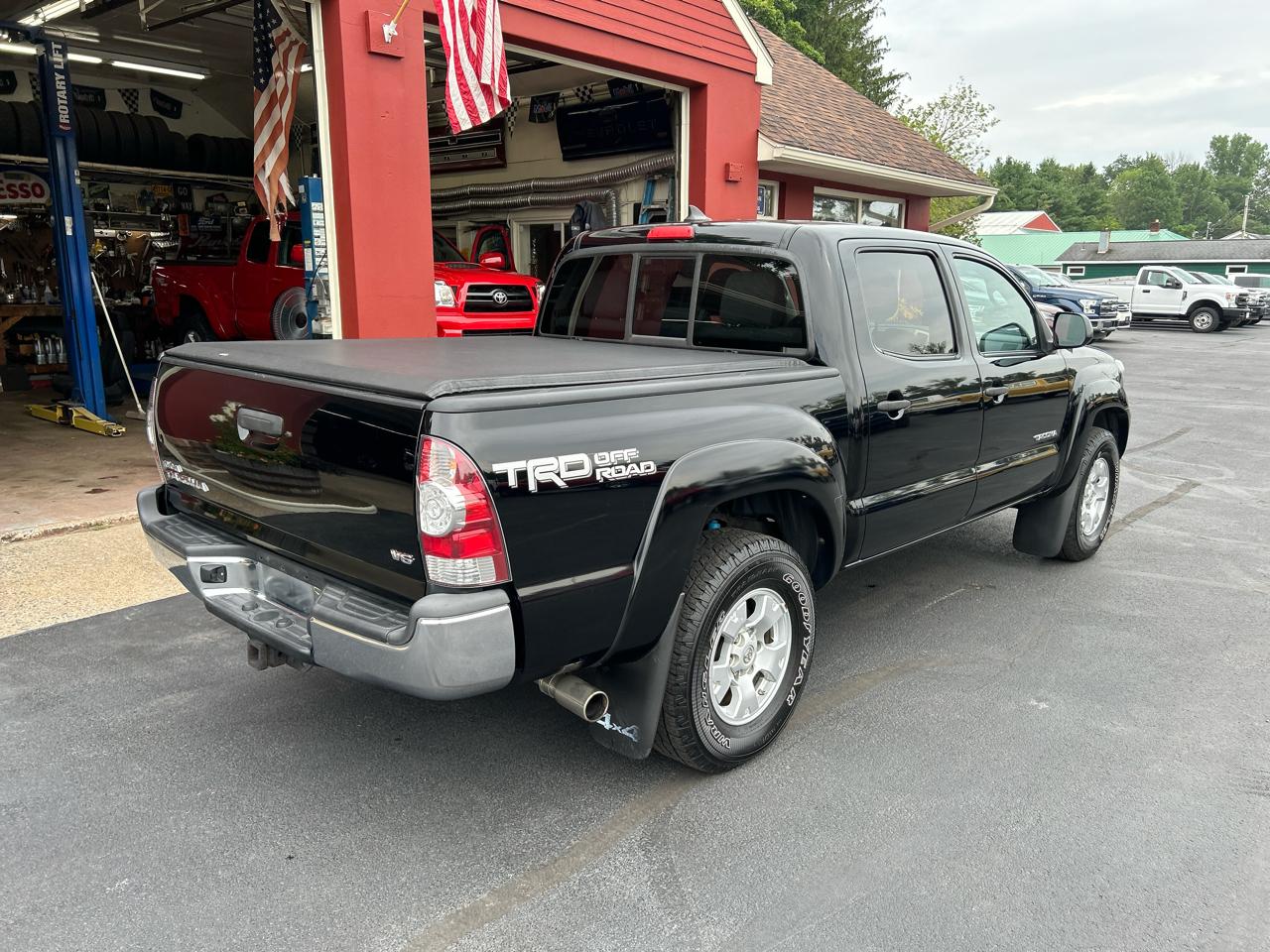 Toyota Tacoma 4WD Double Cab V6 AT (Natl) 2014
