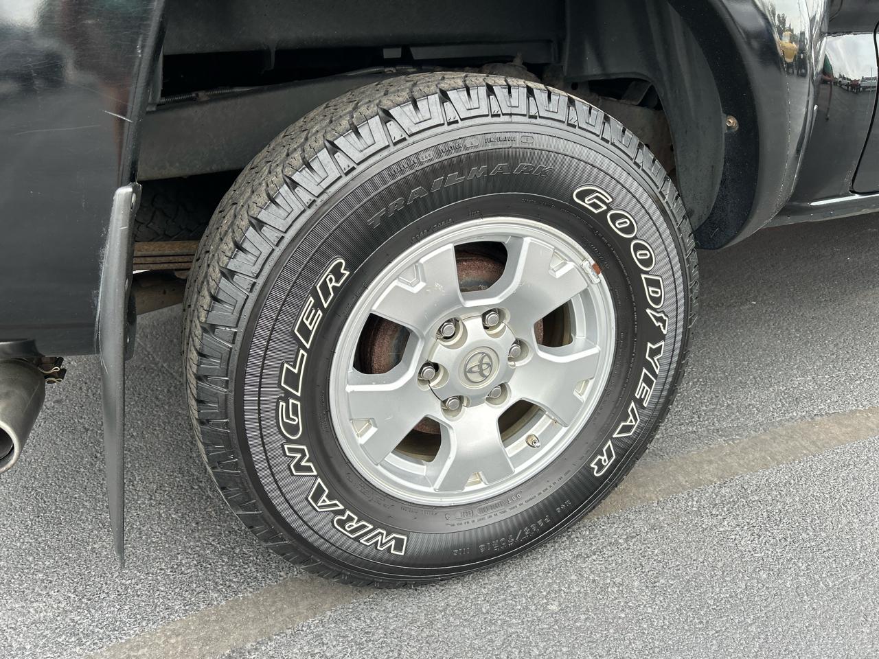 Toyota Tacoma 4WD Double Cab V6 AT (Natl) 2014