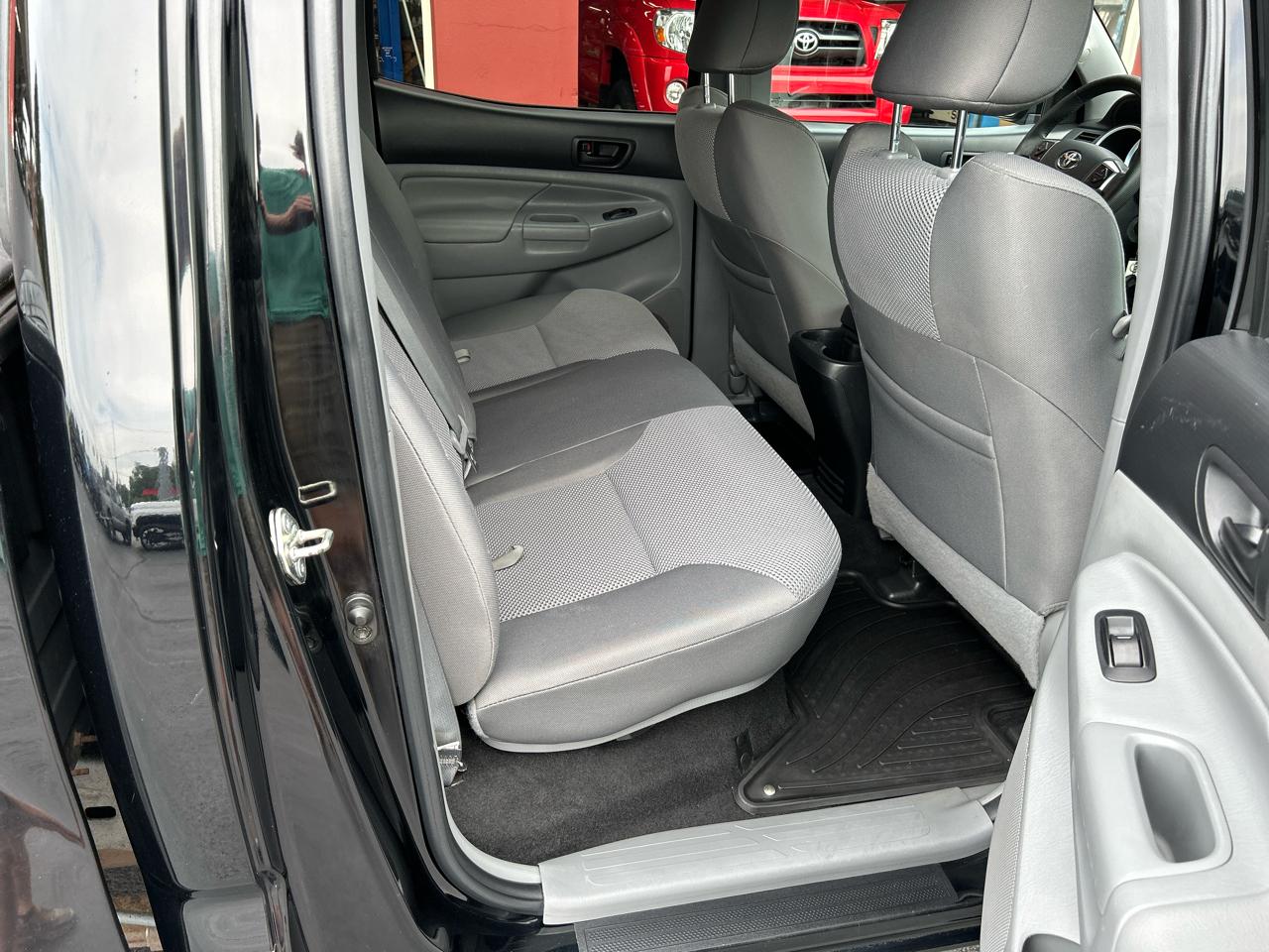 Toyota Tacoma 4WD Double Cab V6 AT (Natl) 2014