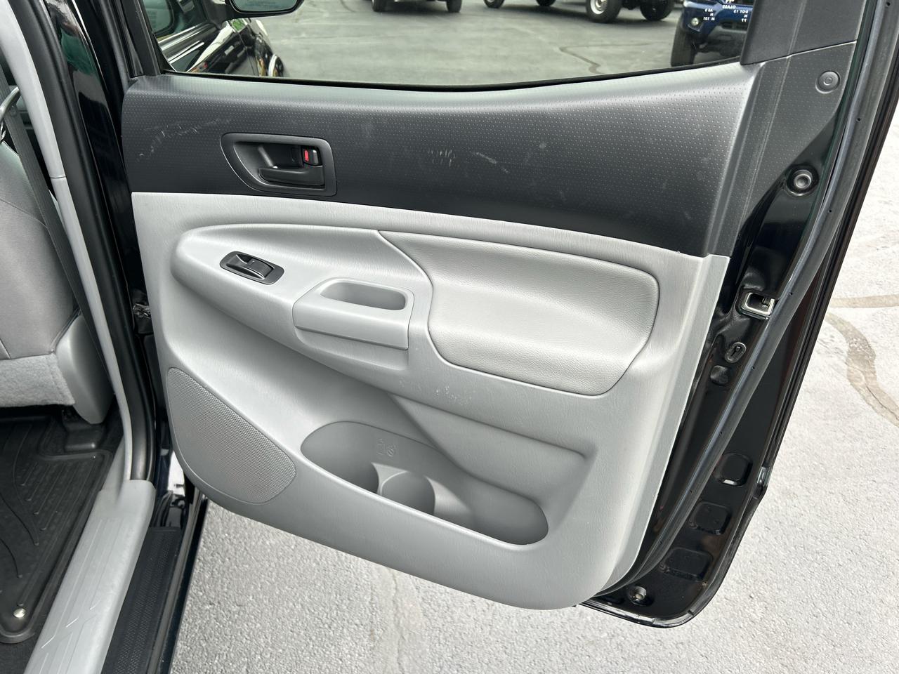 Toyota Tacoma 4WD Double Cab V6 AT (Natl) 2014