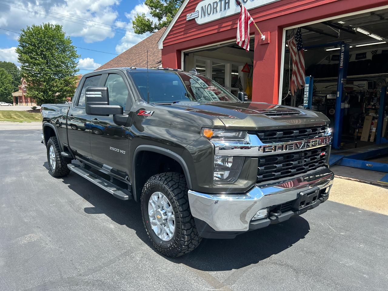 Chevrolet Silverado 2500HD 4WD Crew Cab 159" LT 2023