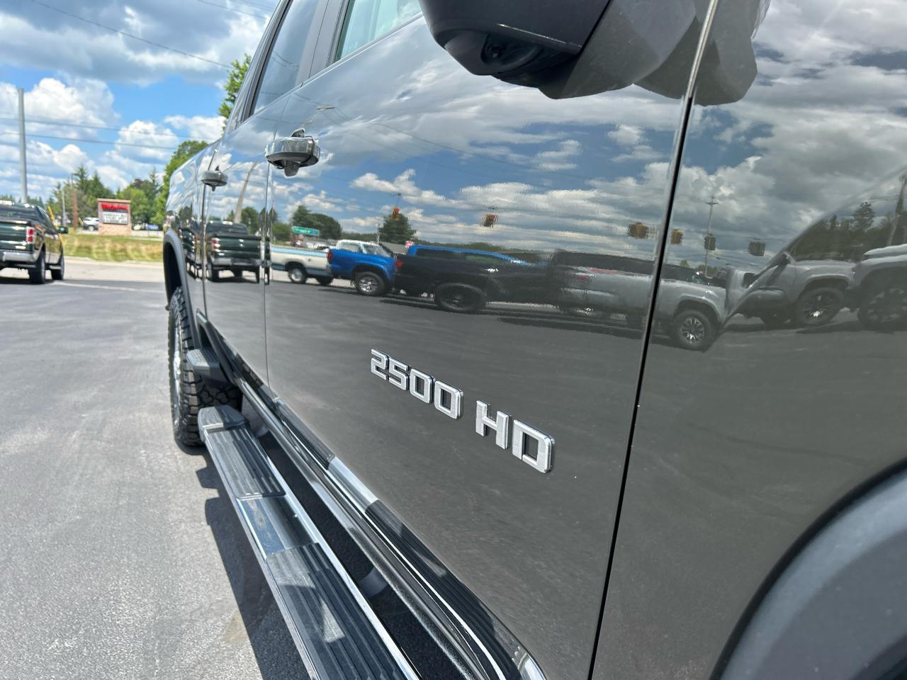 Chevrolet Silverado 2500HD 4WD Crew Cab 159" LT 2023