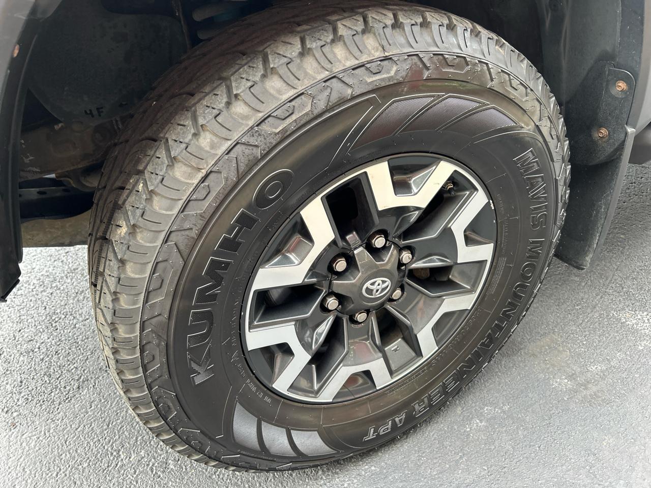 Toyota Tacoma 4WD Double Cab V6 MT TRD Off Road (Natl) 2016