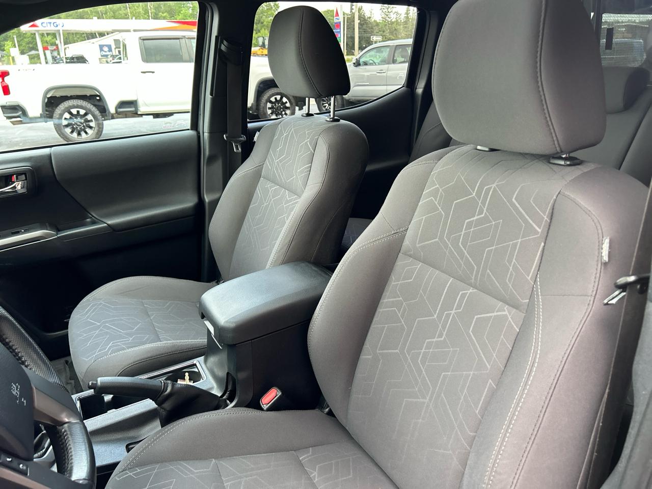Toyota Tacoma 4WD Double Cab V6 MT TRD Off Road (Natl) 2016