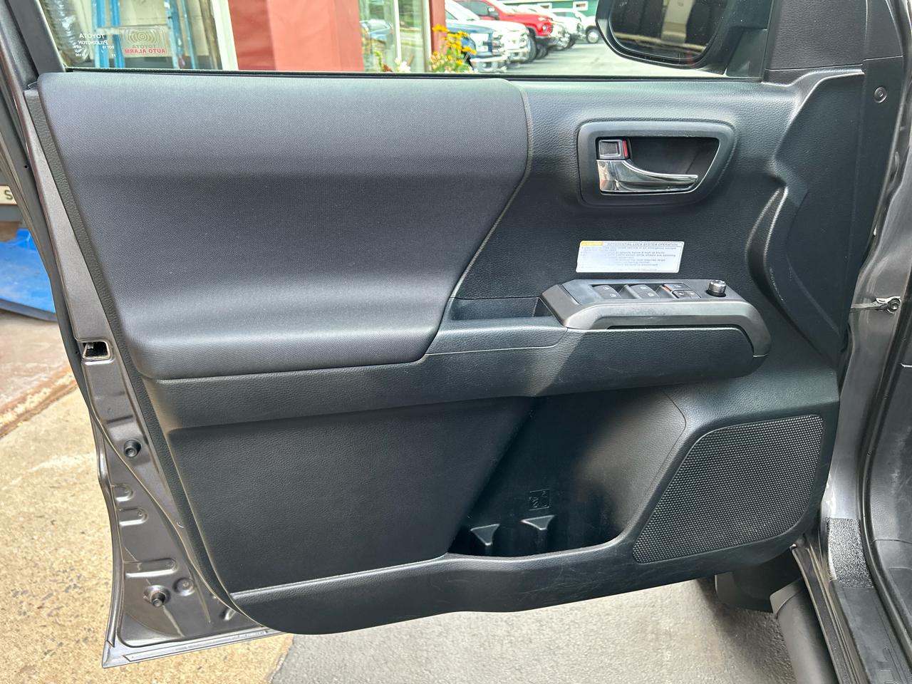 Toyota Tacoma 4WD Double Cab V6 MT TRD Off Road (Natl) 2016